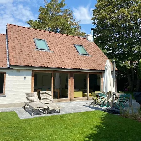 Holiday home De Veldmuis, Met Mooie Speelhoek En Speelhuis *