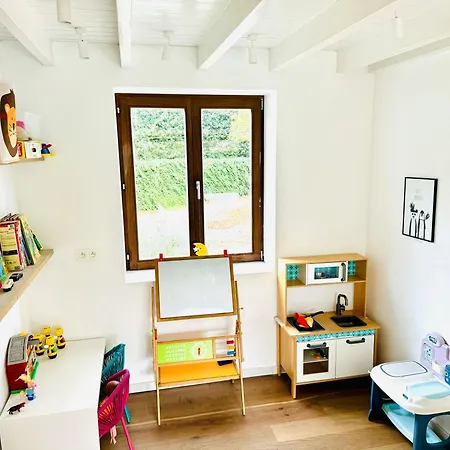 De Veldmuis, Met Mooie Speelhoek En Speelhuis Ferienhaus