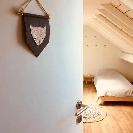 De Veldmuis, Met Mooie Speelhoek En Speelhuis *