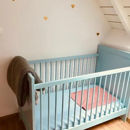 De Veldmuis, Met Mooie Speelhoek En Speelhuis *