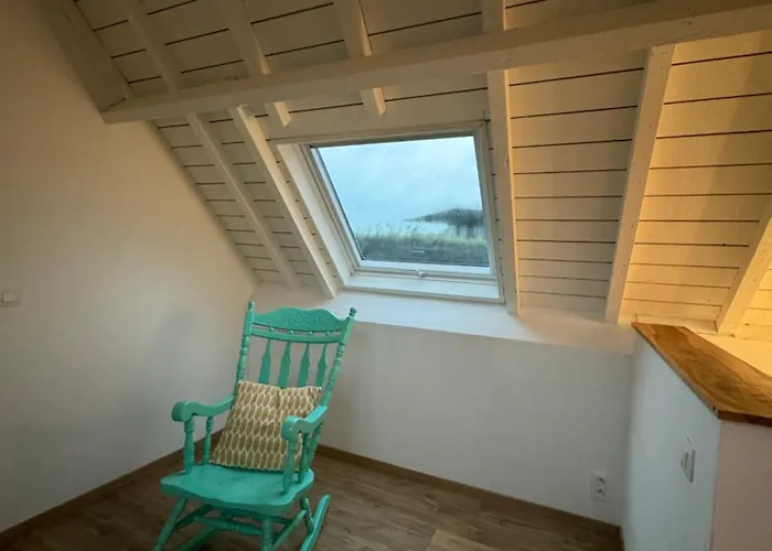 Ferienhaus De Veldmuis, Met Mooie Speelhoek En Speelhuis Koksijde