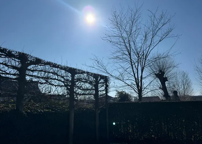 Holiday home De Veldmuis, Met Mooie Speelhoek En Speelhuis Koksijde