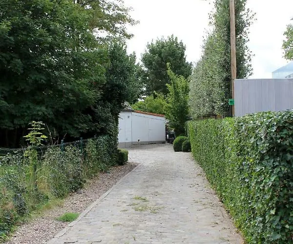 De Veldmuis, Met Mooie Speelhoek En Speelhuis Koksijde